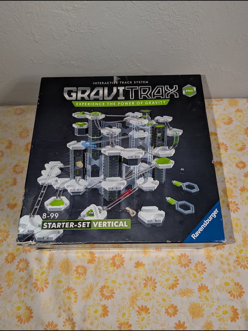Ravensburger GraviTrax Pro Starter-Set Vertical - Black, White & Green
